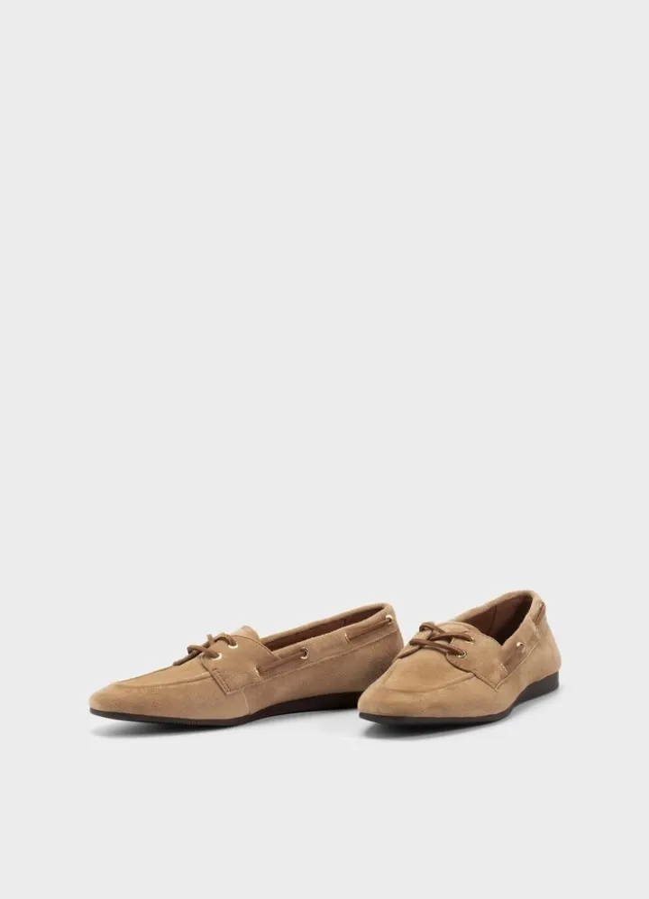 Hillary Flats
