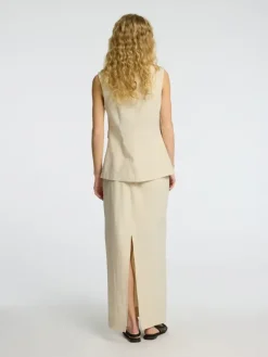 Iluna Vest